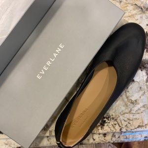 Everlane black leather shoe